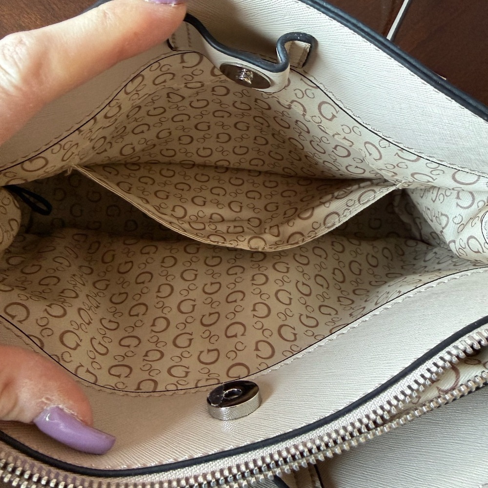 GUESS Elegant Cream Satchel - Picture 7 of 10